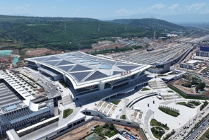 Entra in funzione la ferrovia ad alta velocità Xi'an-Shiyan