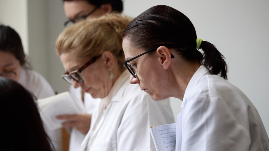 Studenti italiani esplorano la cultura della Medicina Tradizionale Cinese a Tianjin