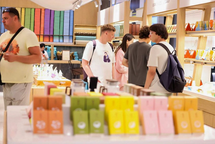 Sanya trasforma il boom turistico in un polo d'attrazione