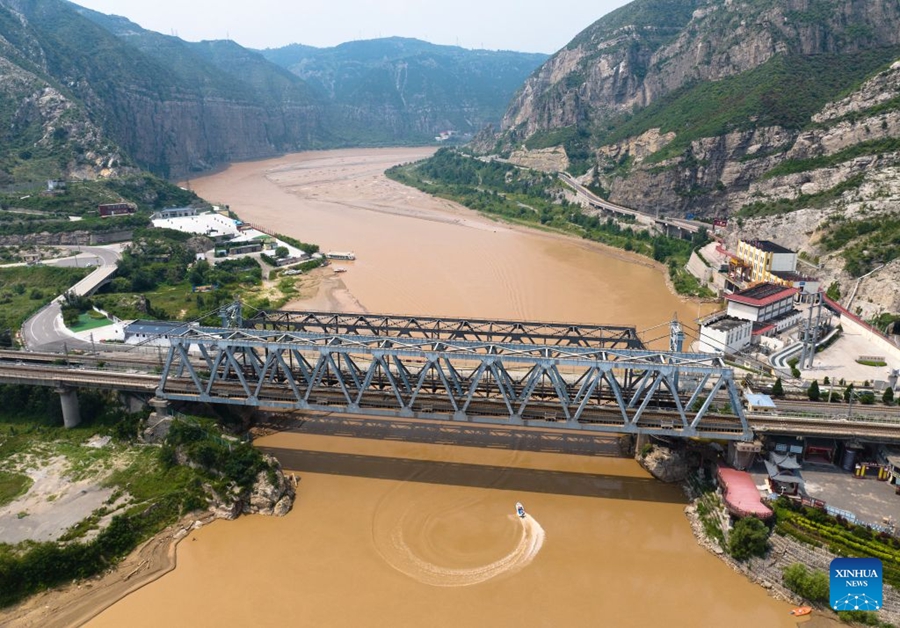Nuove infrastrutture, turismo estivo lungo il Fiume Giallo spopola