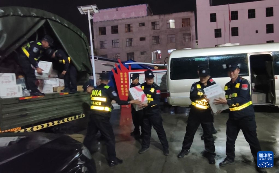 Gyirong nello Xizang colpita da colata di fango, diverse forze in soccorso