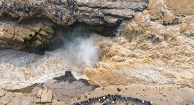 Nuove infrastrutture, turismo estivo lungo il Fiume Giallo spopola