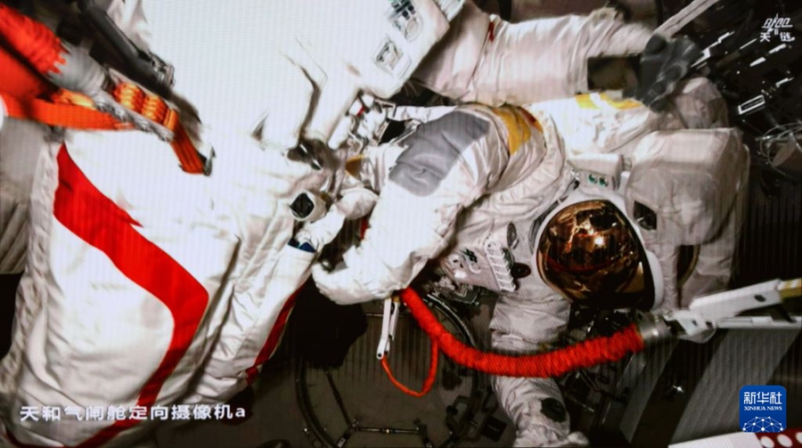 Equipaggio Shenzhou-23 completa con successo attività extraveicolare