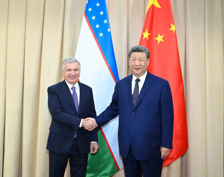 Xi Jinping incontra il Presidente dell'Uzbekistan, Shavkat Miromonovich Mirziyoyev
