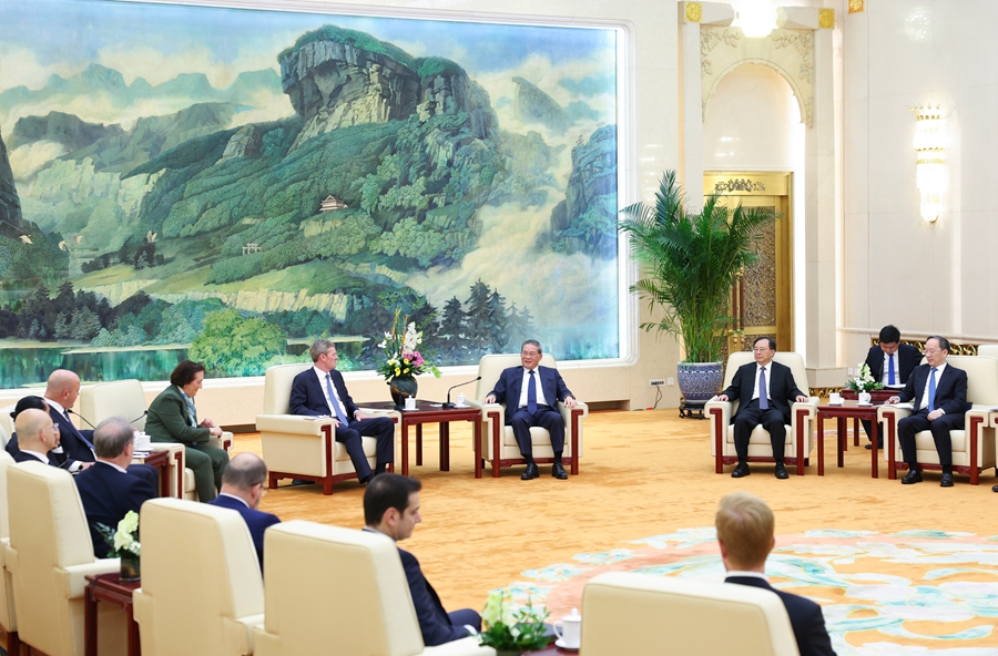 Li Qiang incontra la delegazione del Consiglio per il commercio USA-Cina