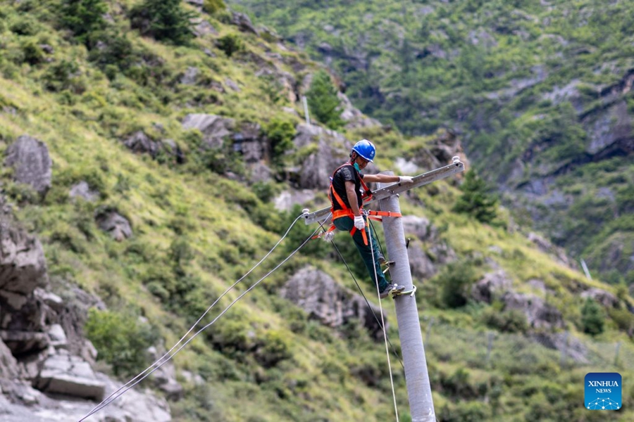 Gyirong, ripristinata l'elettricità al valico di frontiera colpito dalla colata di fango