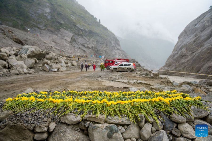 Xizang, oltre 2.500 soccorritori mobilitati al valico di confine colpito da una colata di fango