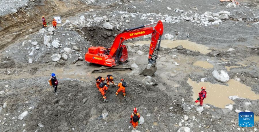 Xizang, oltre 2.500 soccorritori mobilitati al valico di confine colpito da una colata di fango