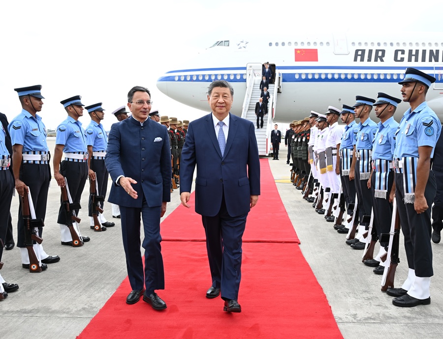 Xi Jinping arrivato a Nuova Delhi per partecipare al 18° incontro dei leader dei BRICS