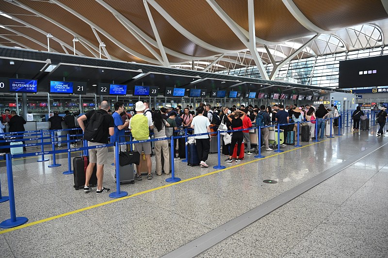 Aumentano le prenotazioni per i viaggi durante le vacanze autunnali, l'Europa guadagna terreno