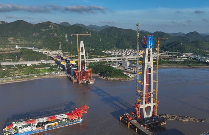 Completate le sei torri principali dei ponti sul mare della ferrovia Ningbo-Zhoushan