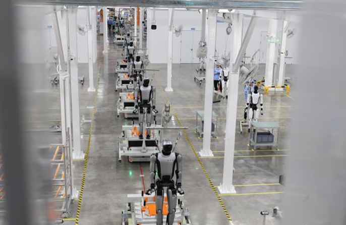 Robot che costruiscono robot: avviata la produzione nella prima fabbrica intelligente al mondo di robot umanoidi industriali da 10.000 unità