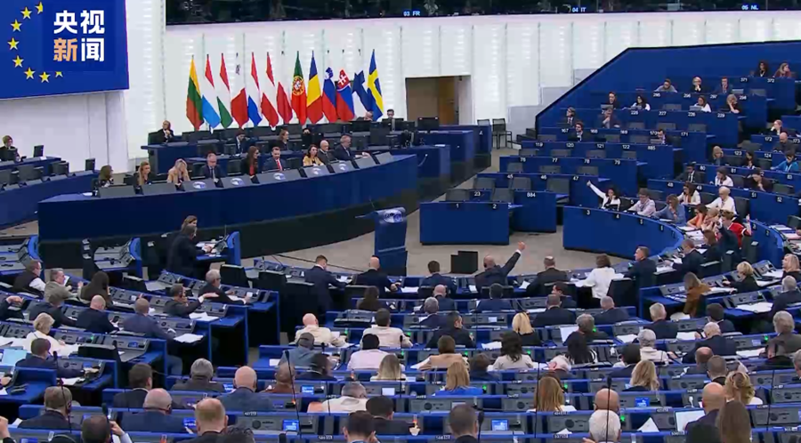 Parlamento Europeo chiede rafforzamento protezione frontiere esterne UE