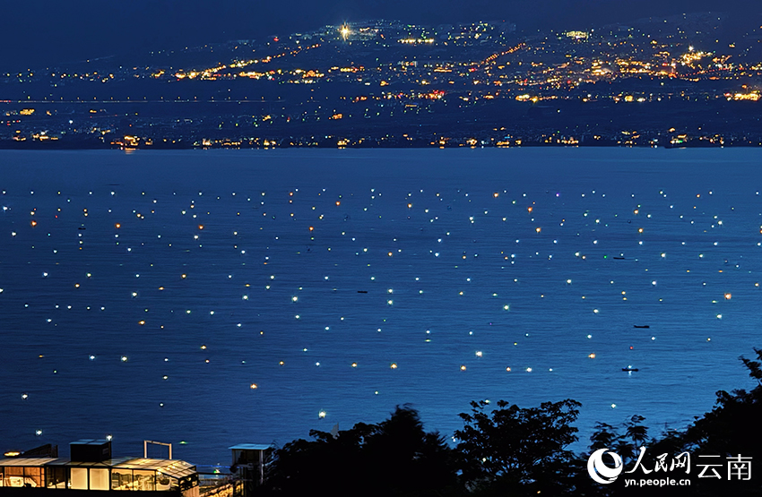 Luci da pesca del lago Erhai brillano come stelle