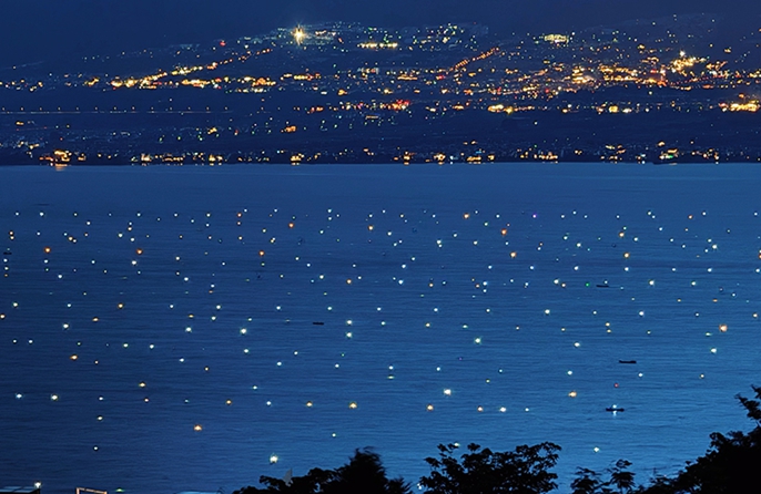 Luci da pesca del lago Erhai brillano come stelle