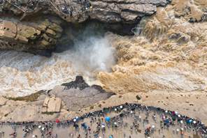 Nuove infrastrutture, turismo estivo lungo il Fiume Giallo spopola