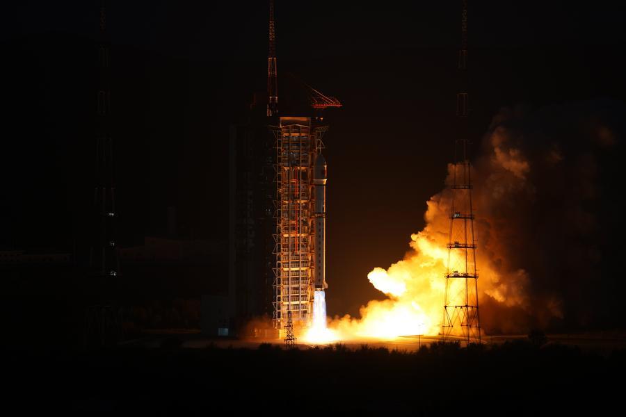 La Cina lancia nuovi satelliti