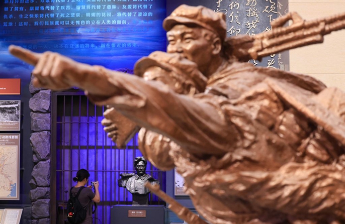 La Cina organizza una mostra per celebrare il 90° anniversario della vittoria della Lunga Marcia