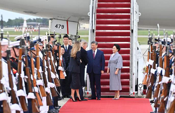 Xi Jinping arriva a Washington per la visita di Stato negli Stati Uniti