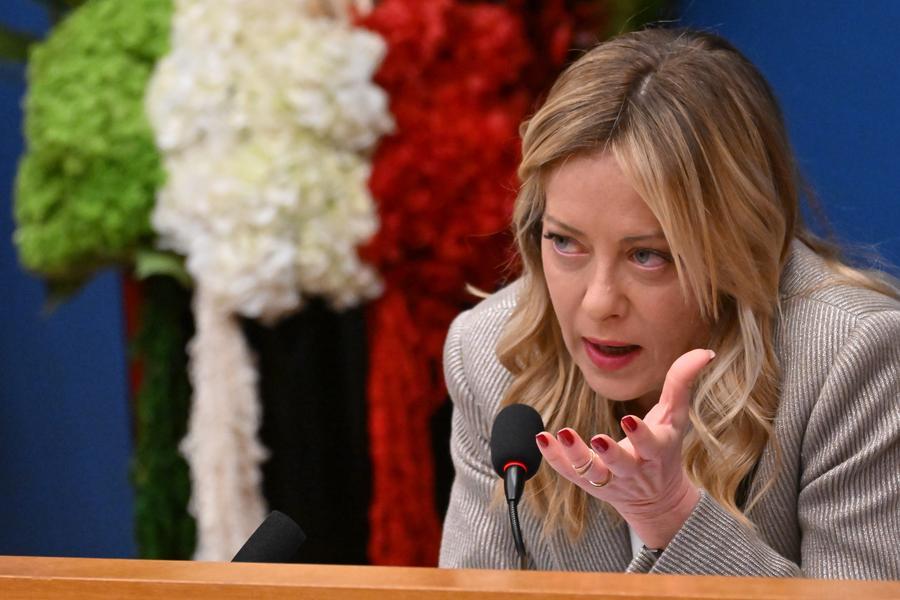 La Presidente del Consiglio italiana Giorgia Meloni parla durante una conferenza stampa a Roma. (9 gennaio 2026 - Alberto Lingria/Xinhua)