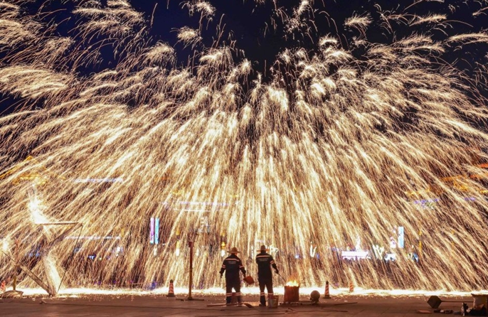 La Festa di Metà Autunno porta momenti di svago in tutta la Cina