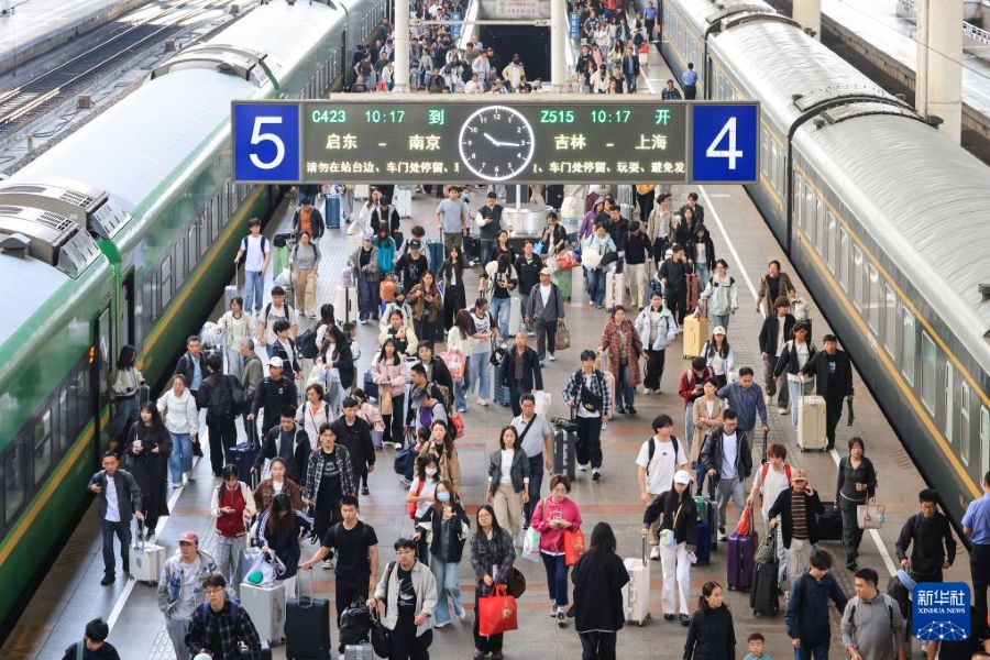 Cina, oltre 2,1 miliardi di spostamenti interregionali durante le vacanze per la Festa Nazionale
