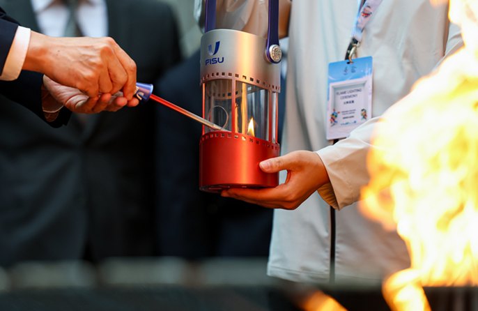 Torino: accesa la fiamma delle Universiadi invernali di Changchun 2027