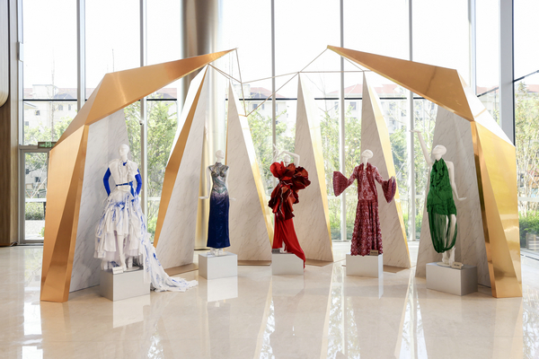 La Shanghai Fashion Week Primavera/Estate 2027 prende il via puntando sulla crescita a lungo termine del settore