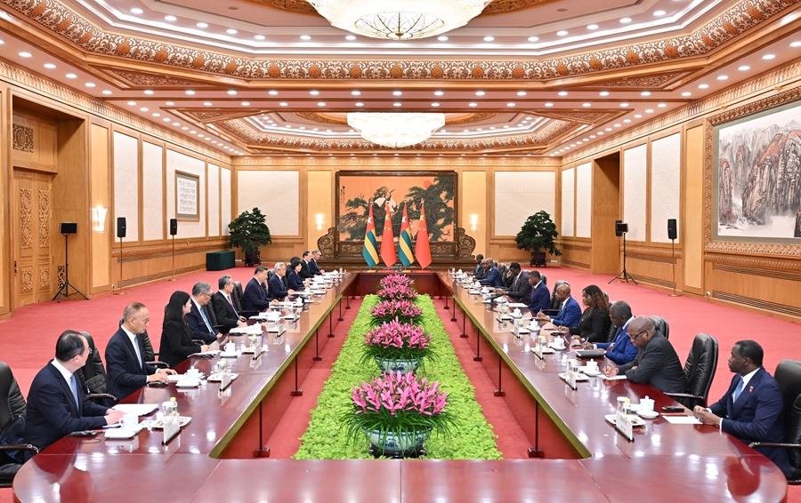 Incontro tra Xi Jinping e il Primo Ministro del Togo Faure Gnassingbé