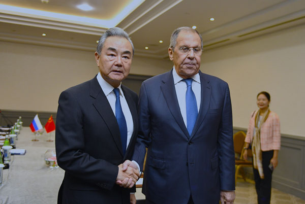 Incontro tra Wang Yi e Sergej Lavrov a Baku