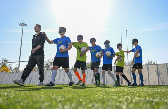 Squadra di calcio per non vedenti "Hey Hey Hey": Lasciate che il mondo ci veda