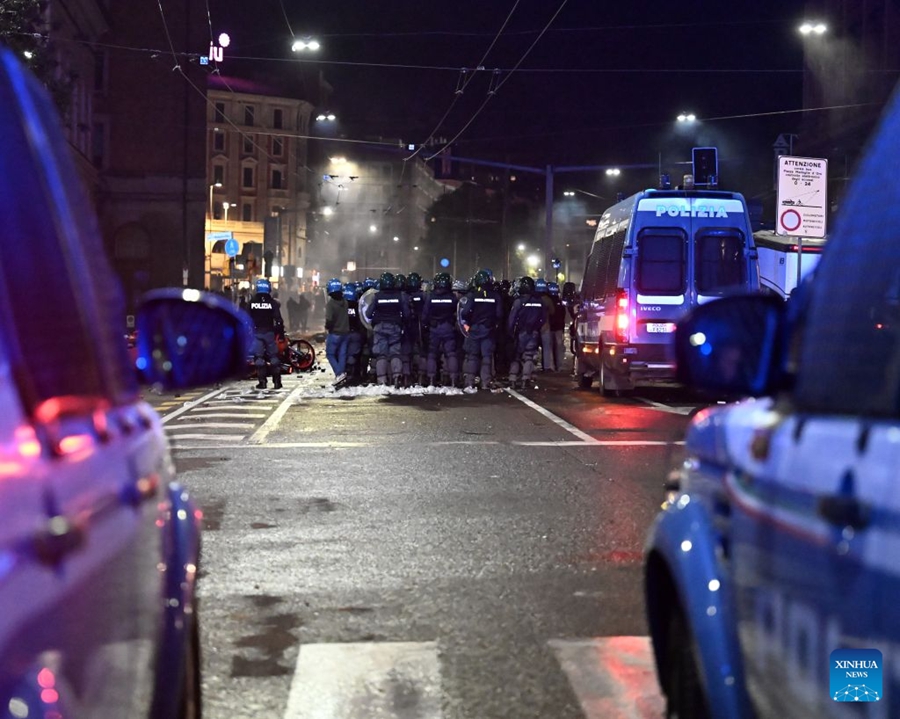 Scontri violenti durante le manifestazioni nel nord Italia