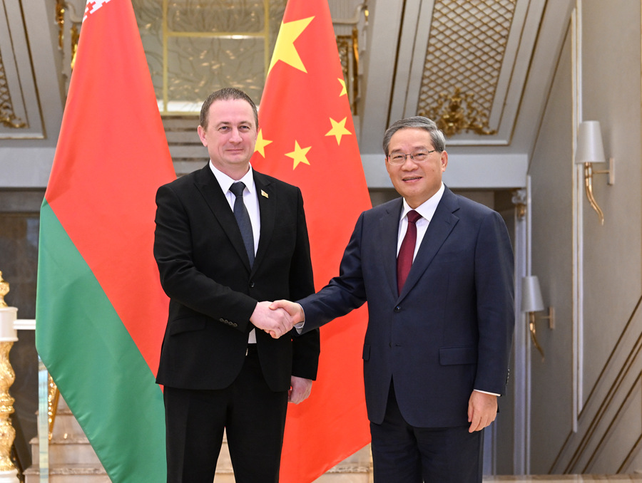 Li Qiang incontra il Primo Ministro bielorusso Alexander Turchin