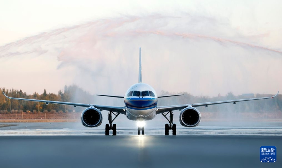 Il C919 rafforza i collegamenti aerei tra le regioni centrali e occidentali della Cina