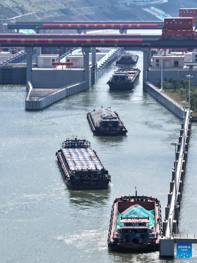 Il volume di merci trasportate lungo il canale Pinglu supera un milione di tonnellate