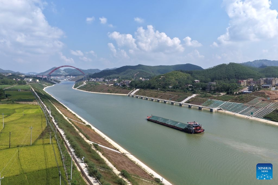 Il volume di merci trasportate lungo il canale Pinglu supera un milione di tonnellate