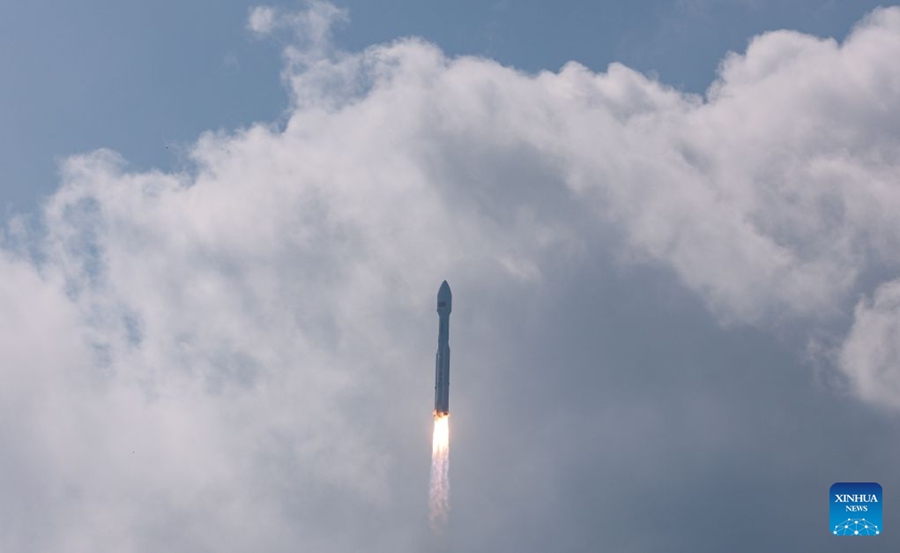 La Cina lancia un nuovo gruppo di satelliti per internet