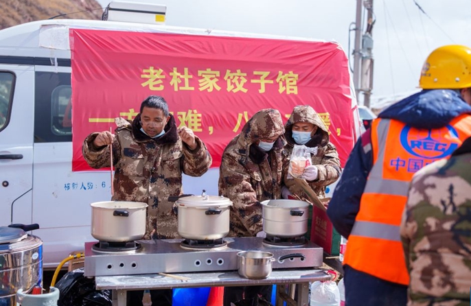 Ristoratore si dirige a Baqen, colpita dal sisma, con 1.500 kg di ravioli