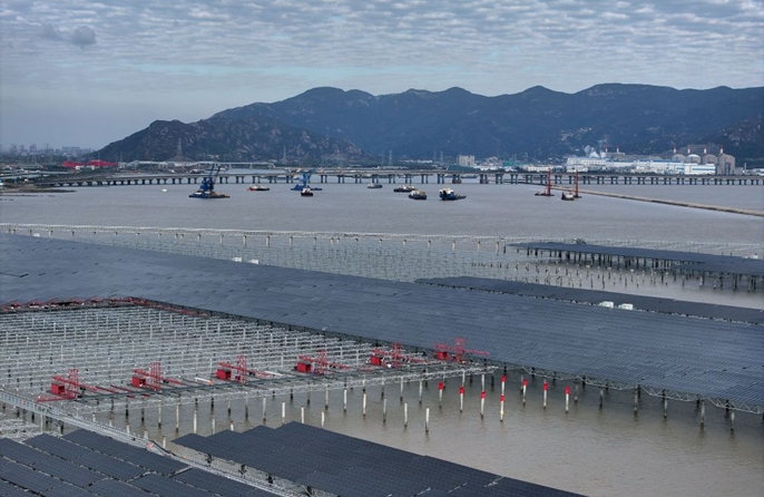 Lianyungang, procede la costruzione del progetto dimostrativo fotovoltaico da 2 milioni di kW nelle aree intertidali