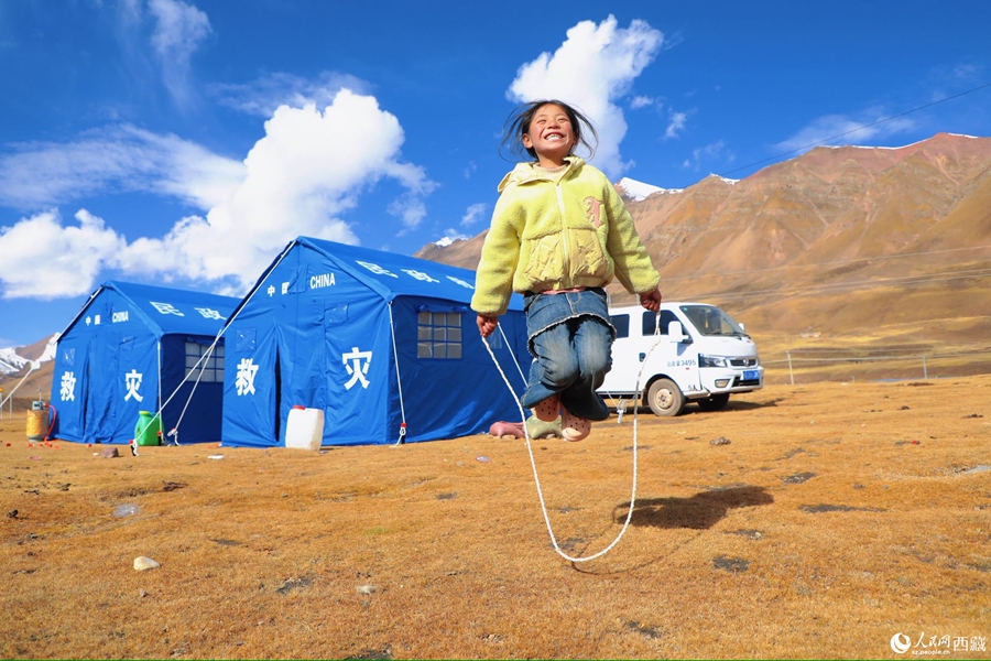 L'allegria dei bambini riempie i campi di reinsediamento nella zona colpita dal terremoto di Baqen